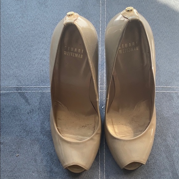 Stuart Weitzman taupe peep toe heels. Size 8. - Picture 6 of 8